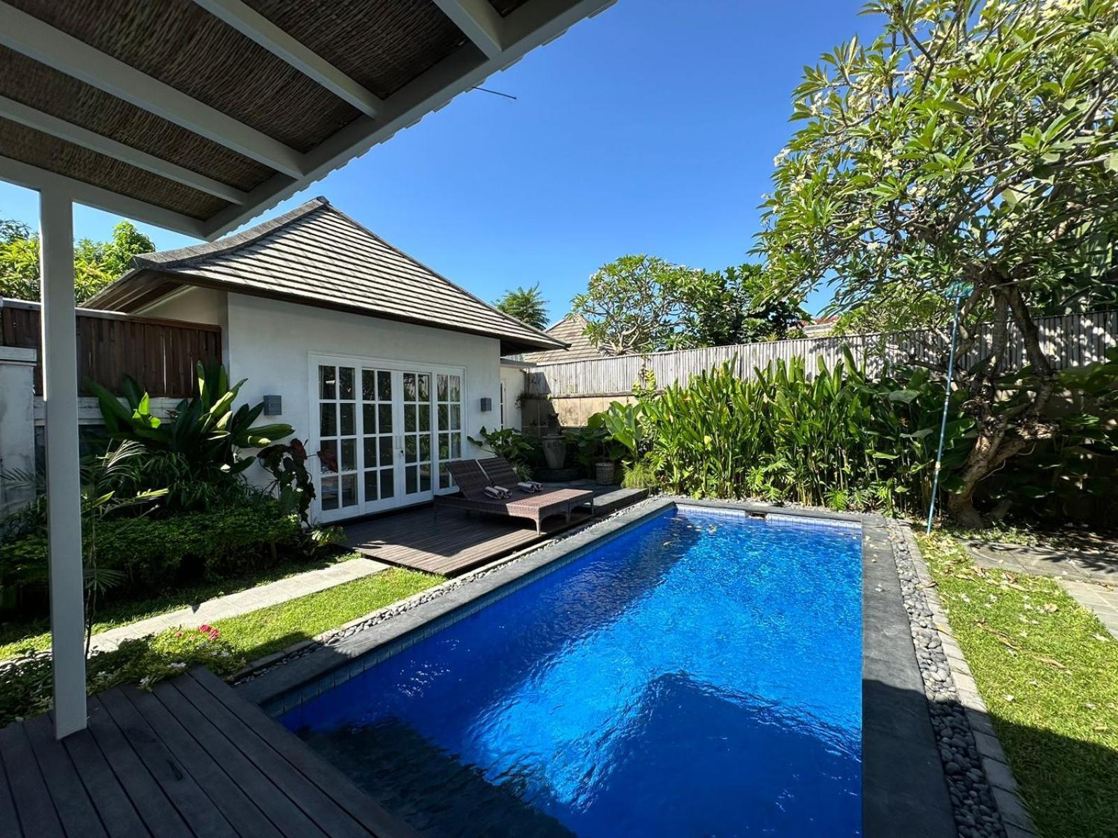 Villa Alam Biru II サヌール エクステリア 写真