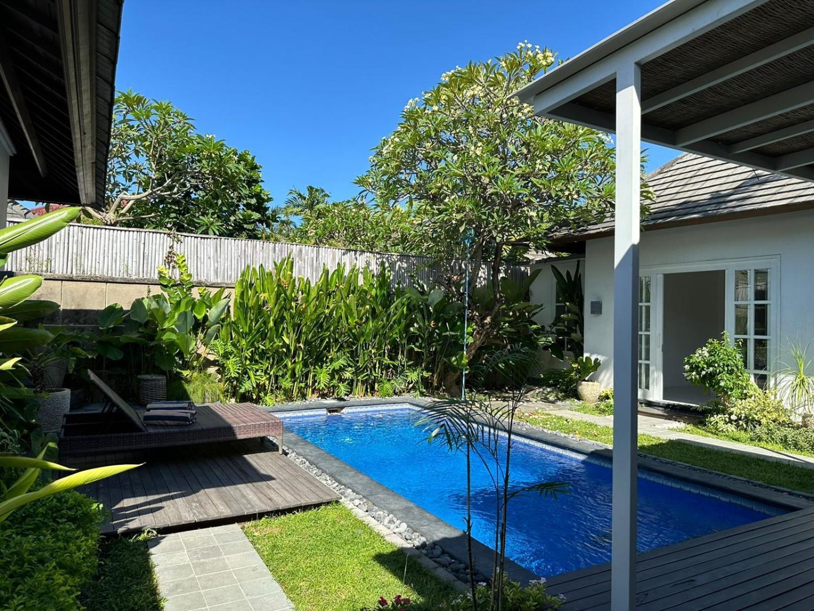 Villa Alam Biru II サヌール エクステリア 写真